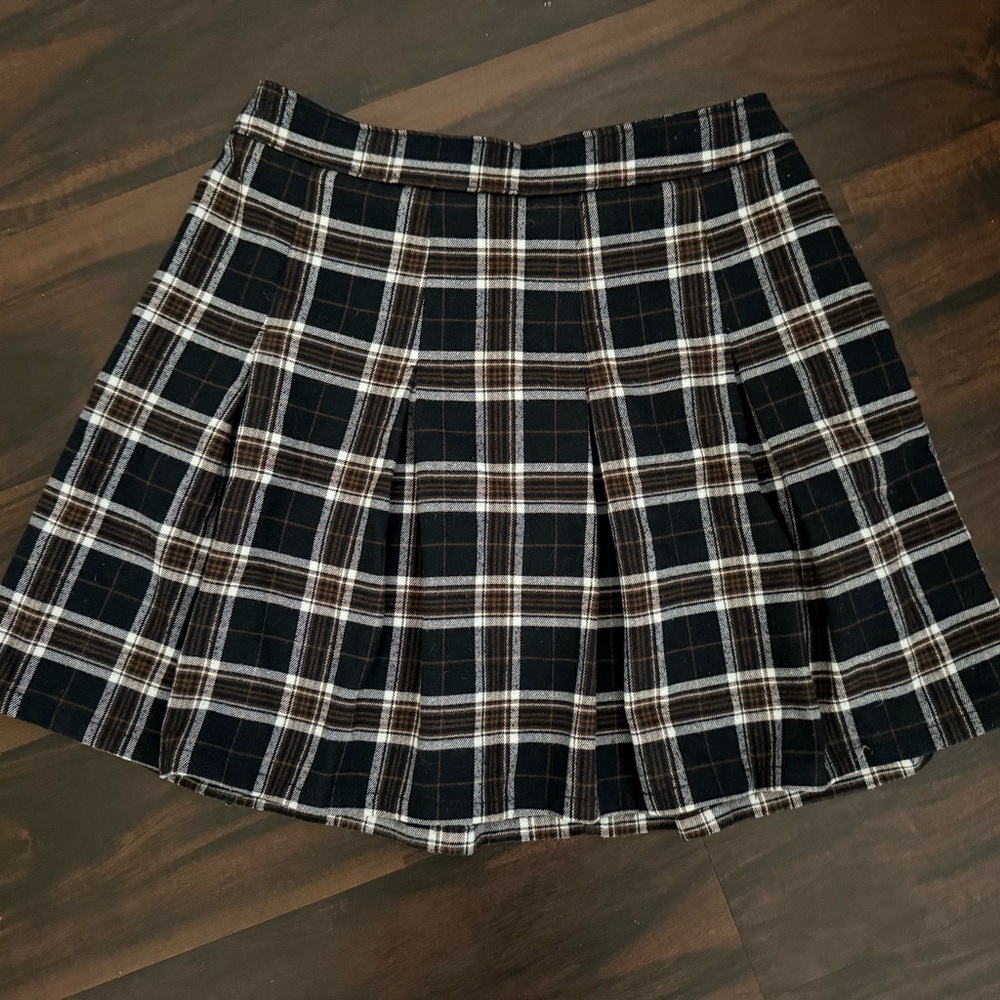 Plaid Navy Blue, Brown, and White Women's Pleated Skirt, Size M